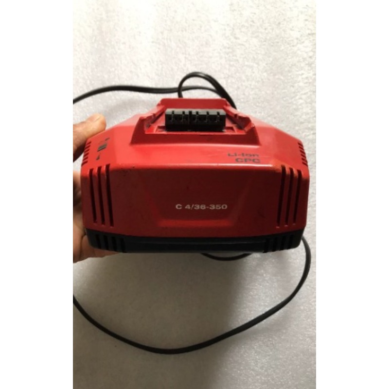 Multi-Voltage Fast Charger C 4 - Power Tools Toolstation review and price